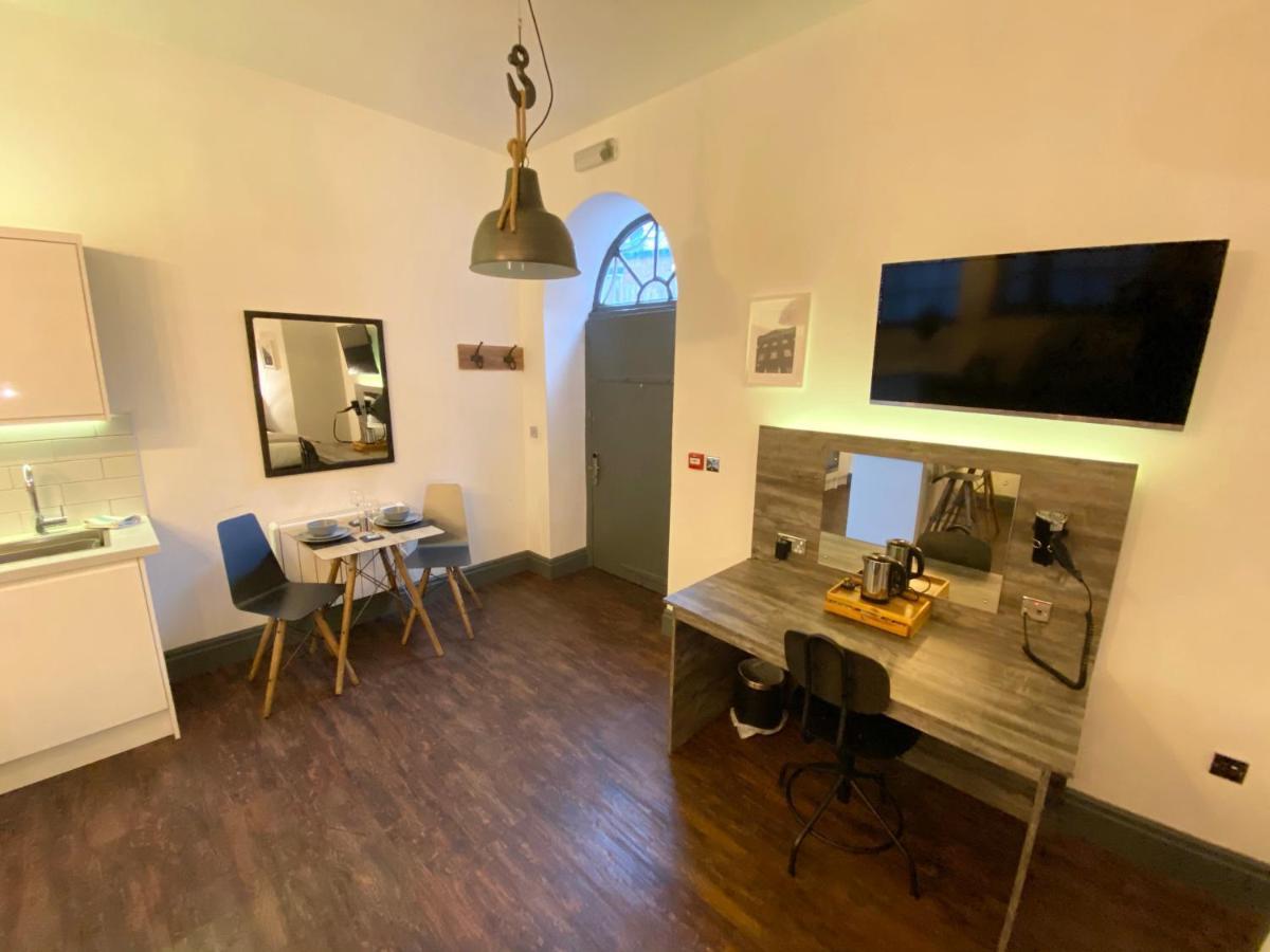 Studio At The Coach House Apartments 리즈 외부 사진