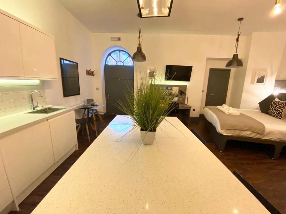 Studio At The Coach House Apartments 리즈 외부 사진